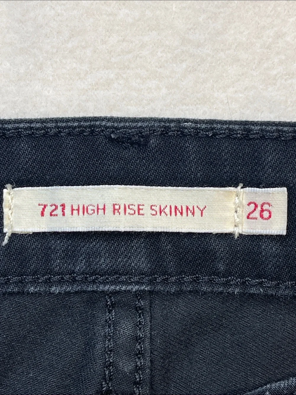 LEVIS 721 HIGH RISE SKINNY SIZE 26 Women's Black Jeans